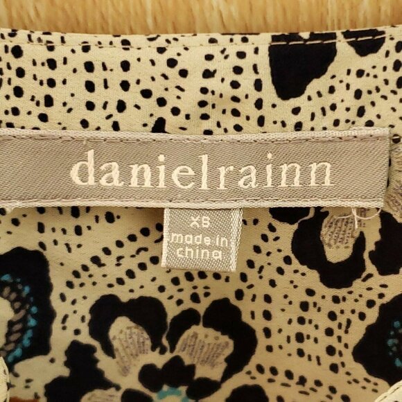 Daniel Rainn Floral Abstract Blouse With Roll Tab - Picture 6 of 8